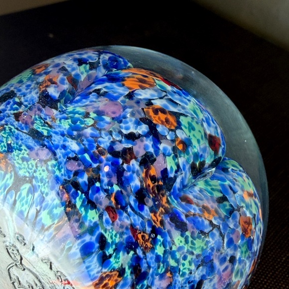 Vintage Gentile Art Glass Paperweight –  Handblown Mottled Glass - Picture 8 of 10